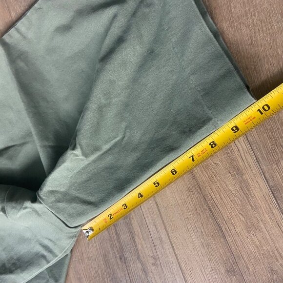 Women's Croft & Barrow® Effortless Stretch Bermuda Shorts Size 12 - Picture 4 of 6